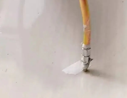 翁牛特瓷砖空鼓维修公司专业解答在瓷砖铺贴过程中，如果使用的砂料过粗（如全部使用了粗砂），可能会导致以下问题